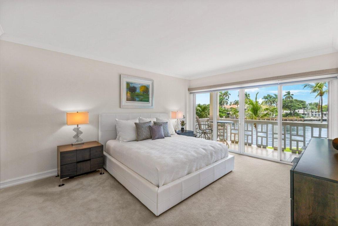 1000 Lowry Street 2b