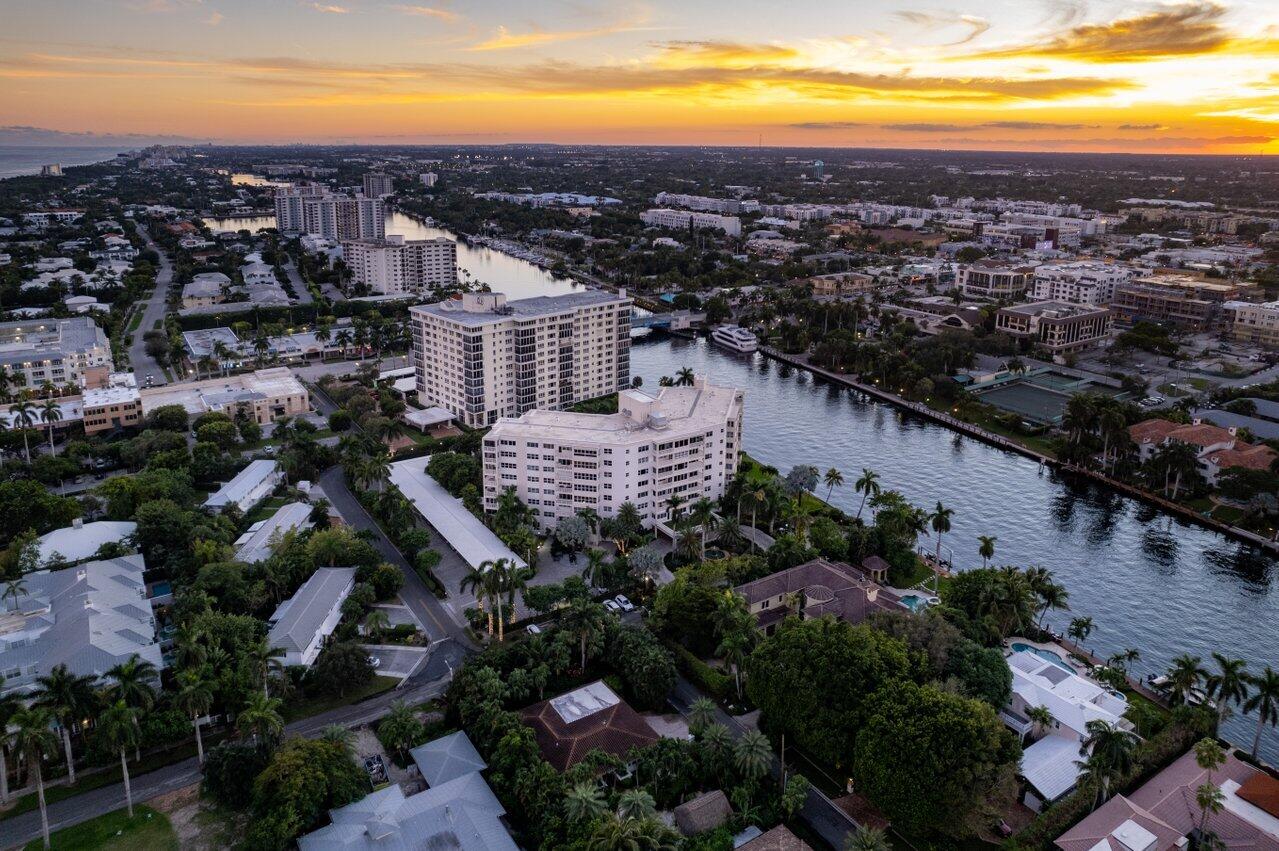 1000 Lowry Street 2b