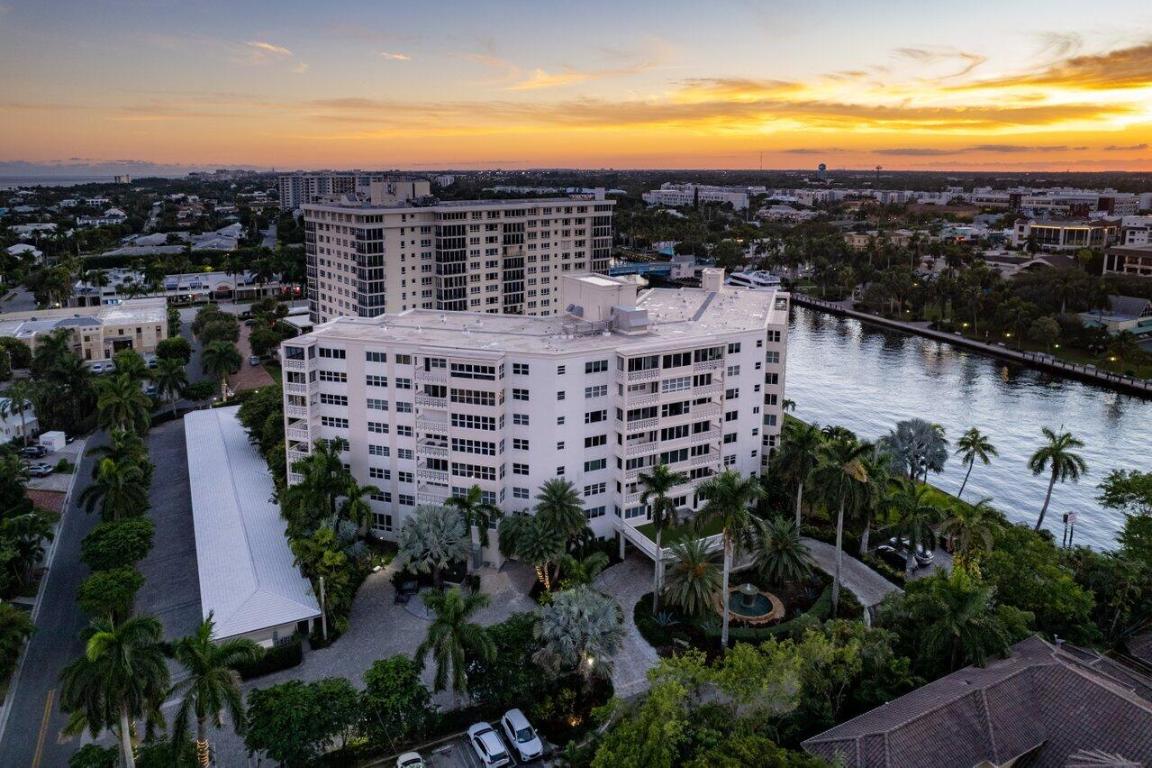 1000 Lowry Street 2b