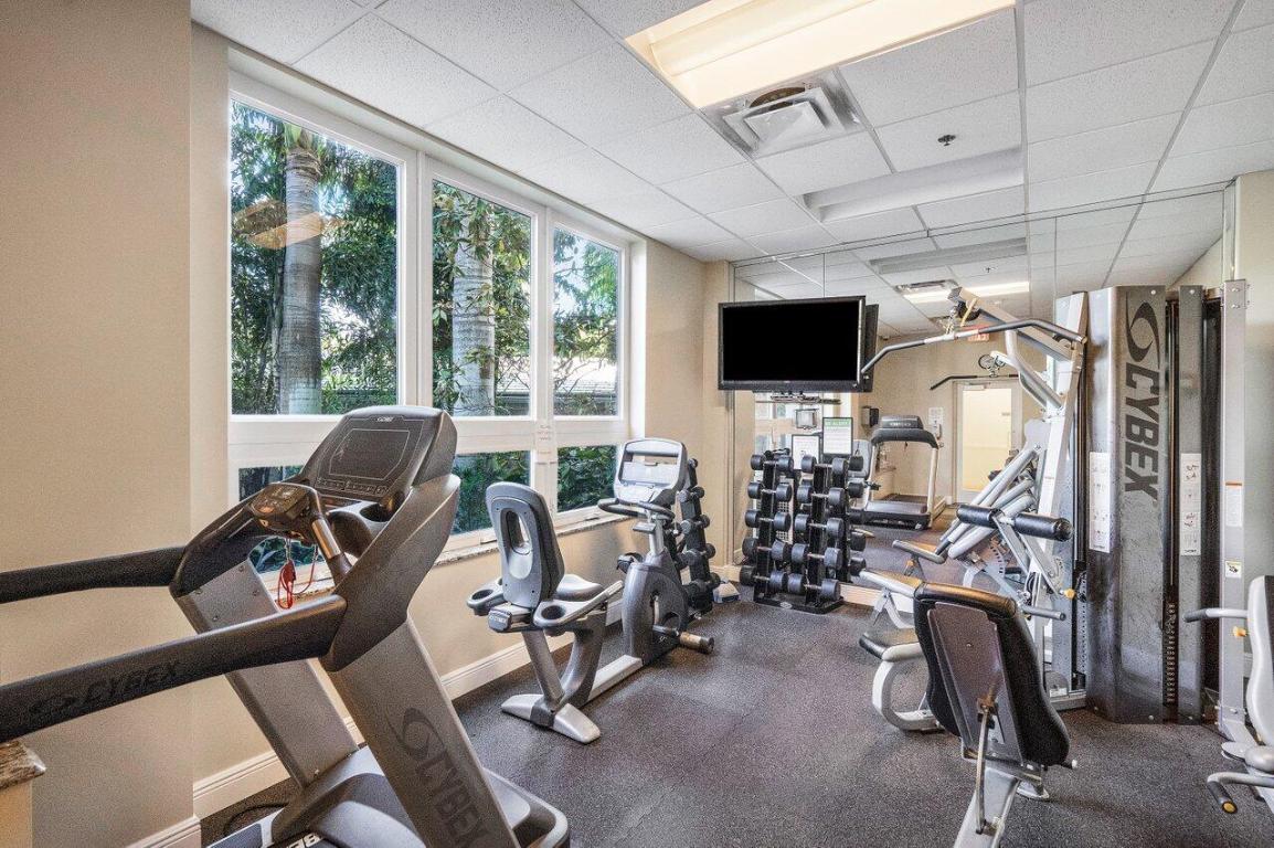 1000 Lowry Street 2b