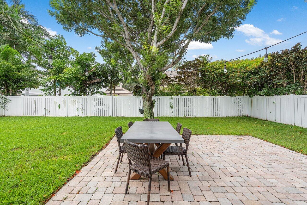 1182 Canoe Point