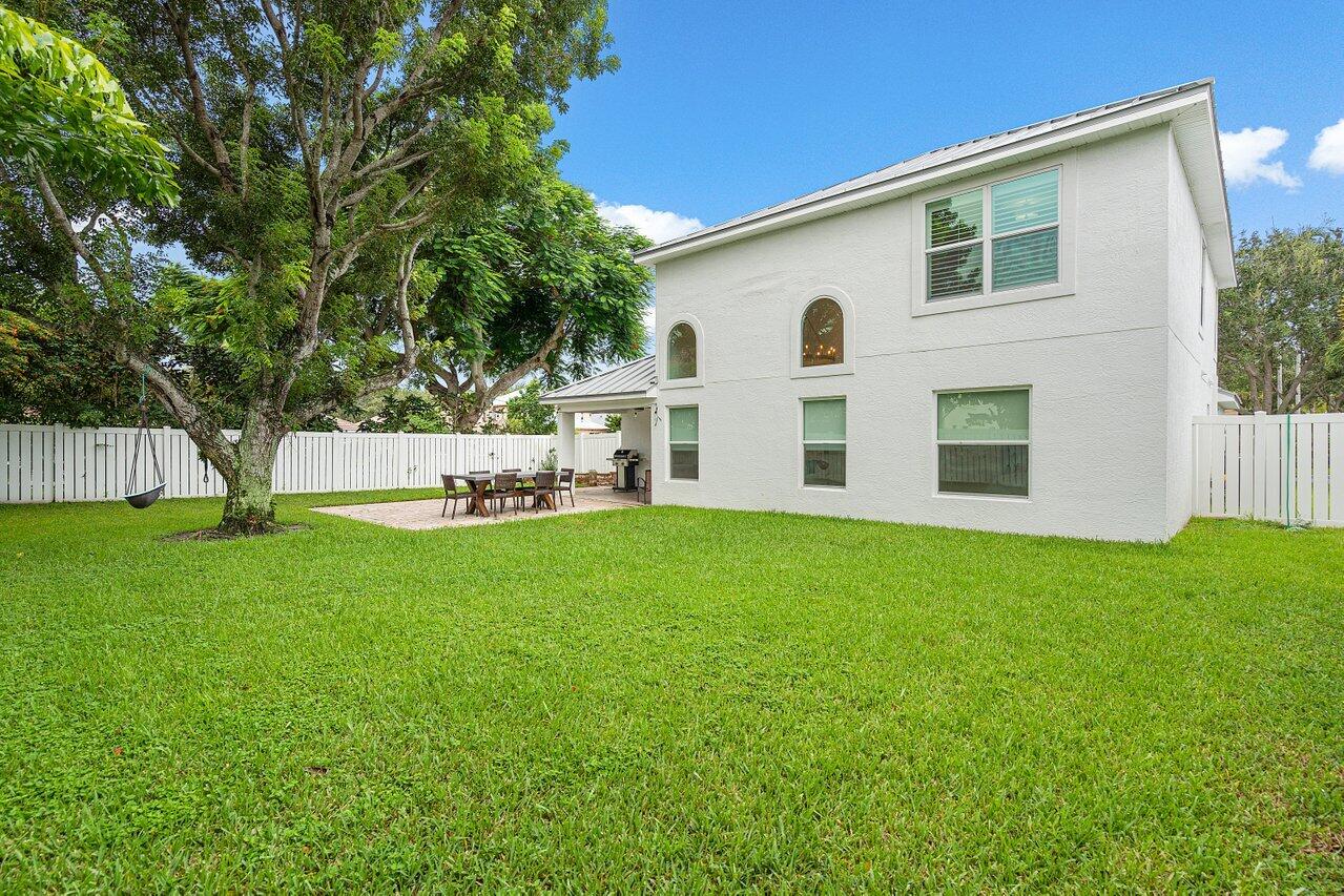 1182 Canoe Point