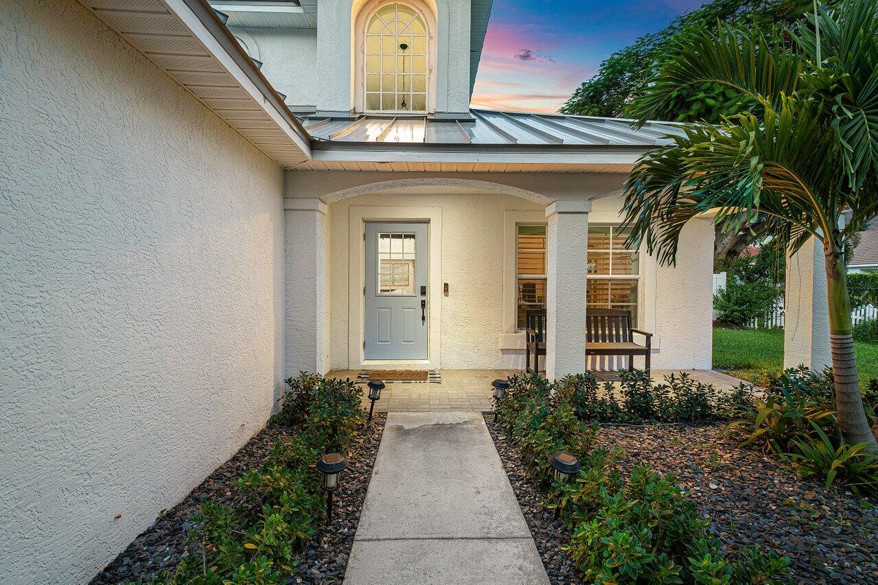 1182 Canoe Point