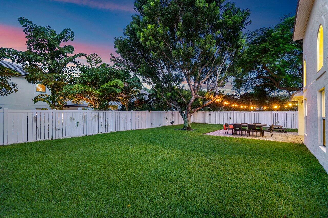 1182 Canoe Point