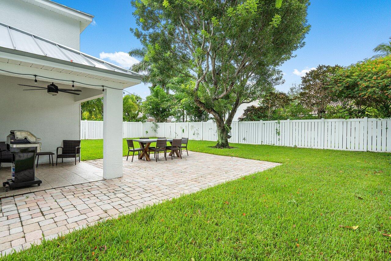 1182 Canoe Point