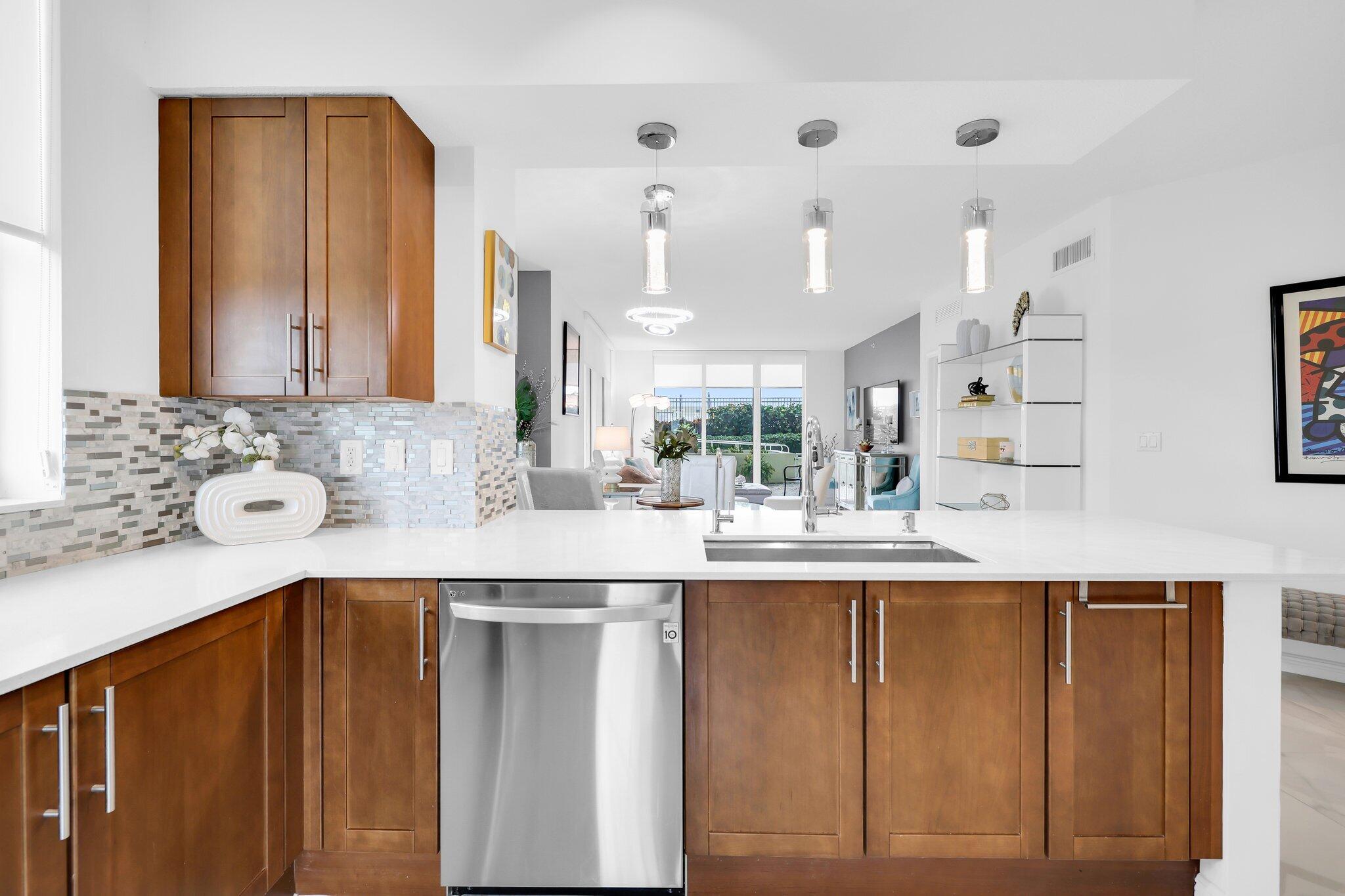 350 N Federal Highway 505