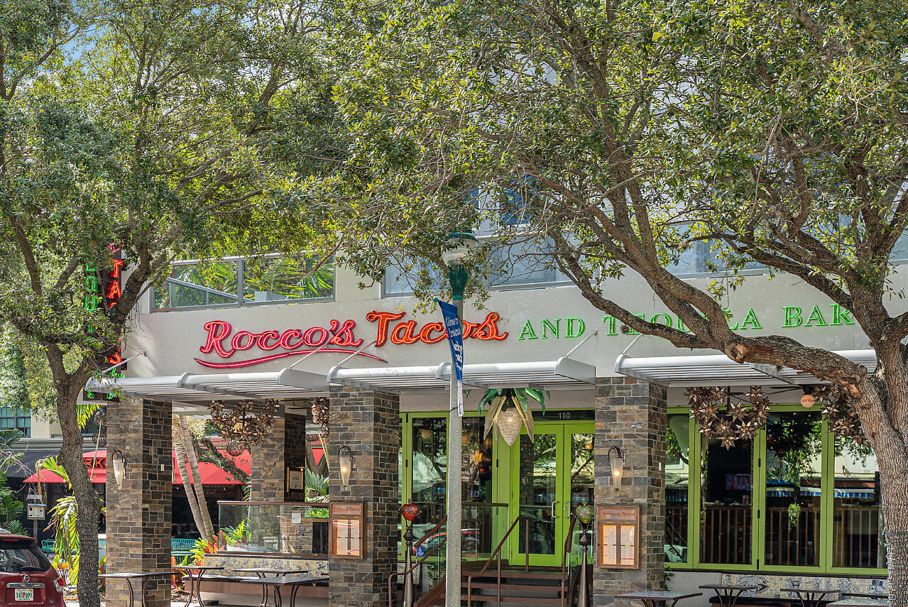 1050 Delray Lakes Drive