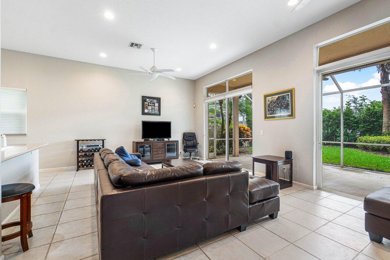 5359 Ventura Drive