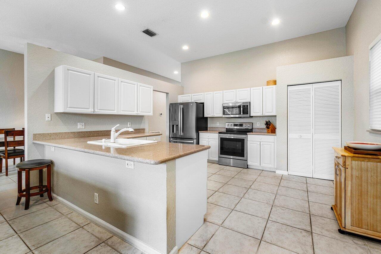 5359 Ventura Drive