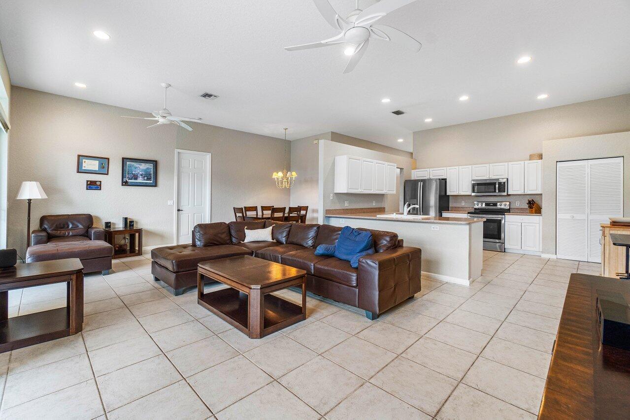 5359 Ventura Drive
