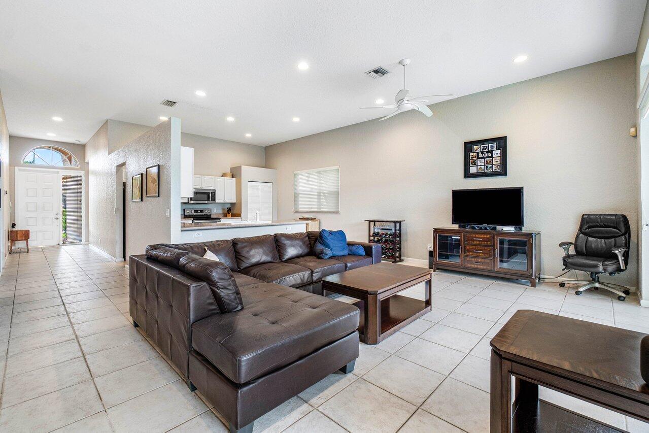 5359 Ventura Drive