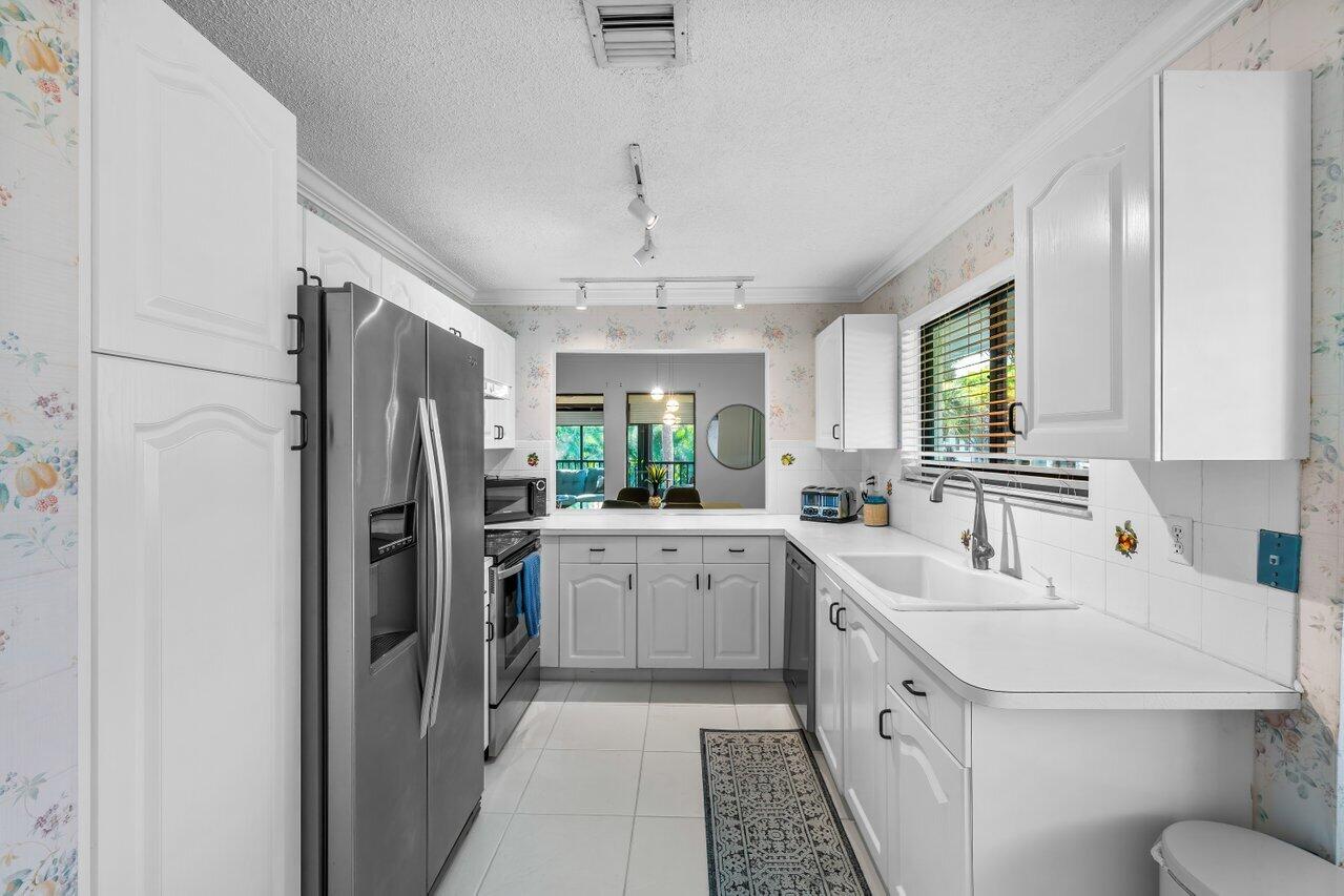 50 Pelican Pointe Drive 2050