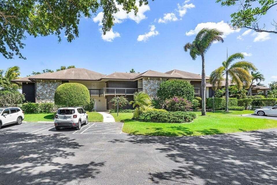 501 W Greensward Lane 101-C