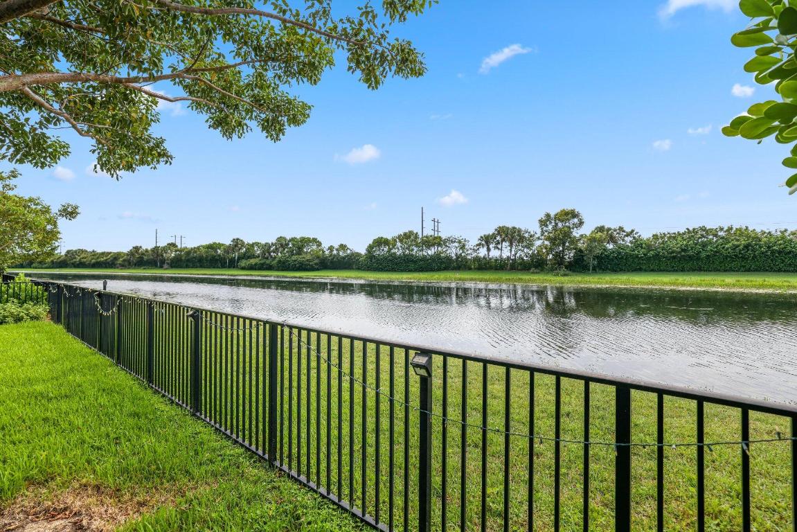 8851 Grand Prix Lane