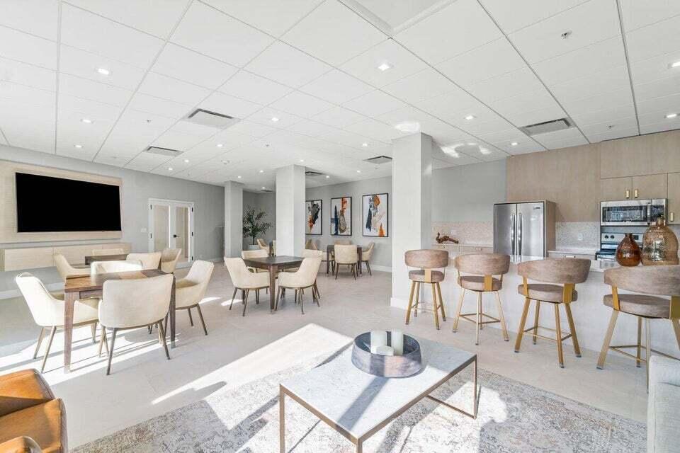 86 Macfarlane Drive Penthouse C