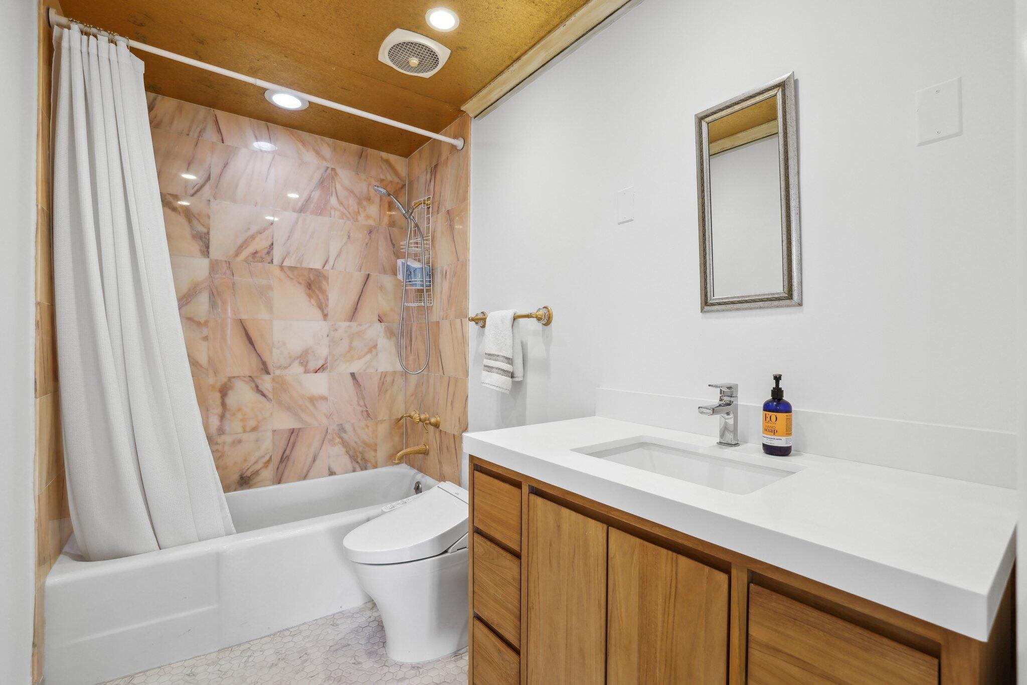 86 Macfarlane Drive Penthouse C