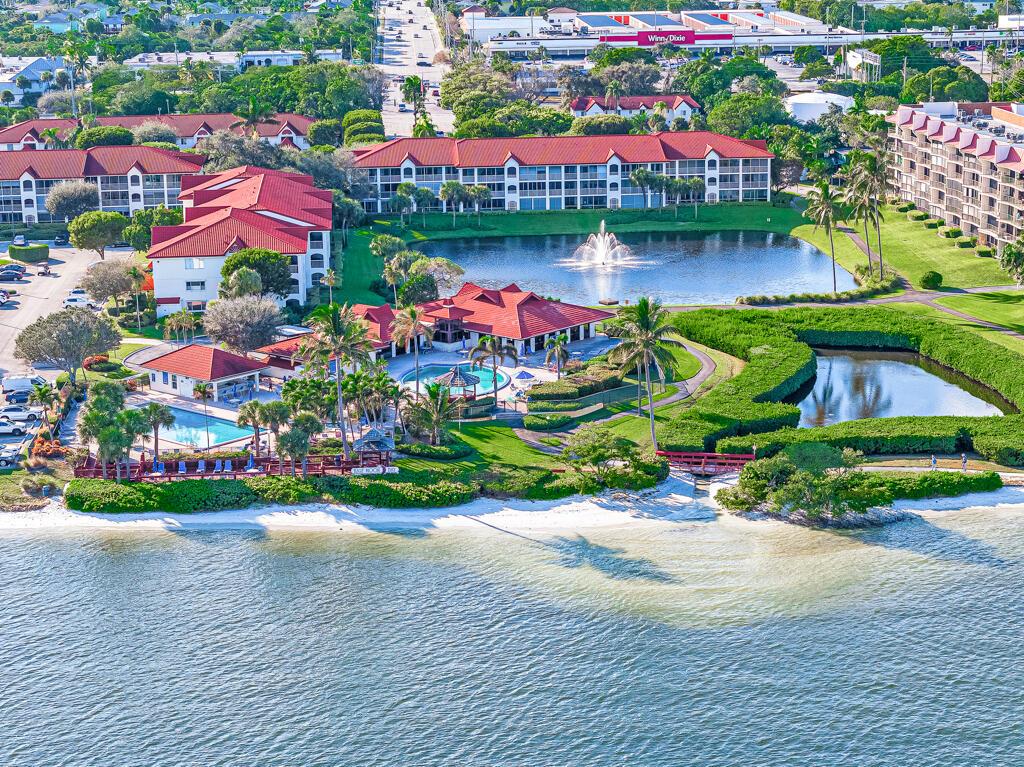 109 Half Moon Circle D3