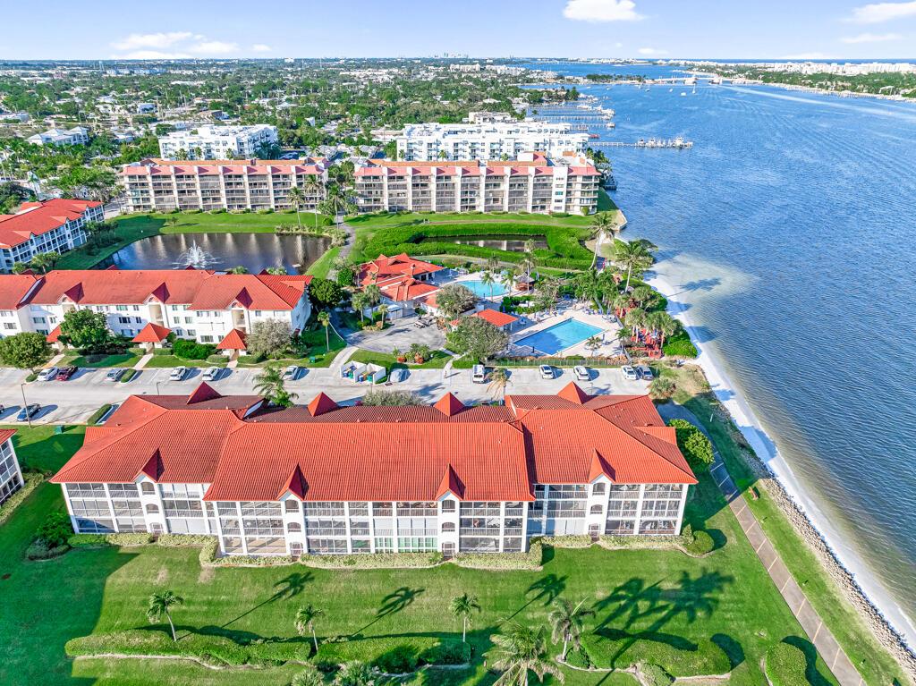 109 Half Moon Circle D3