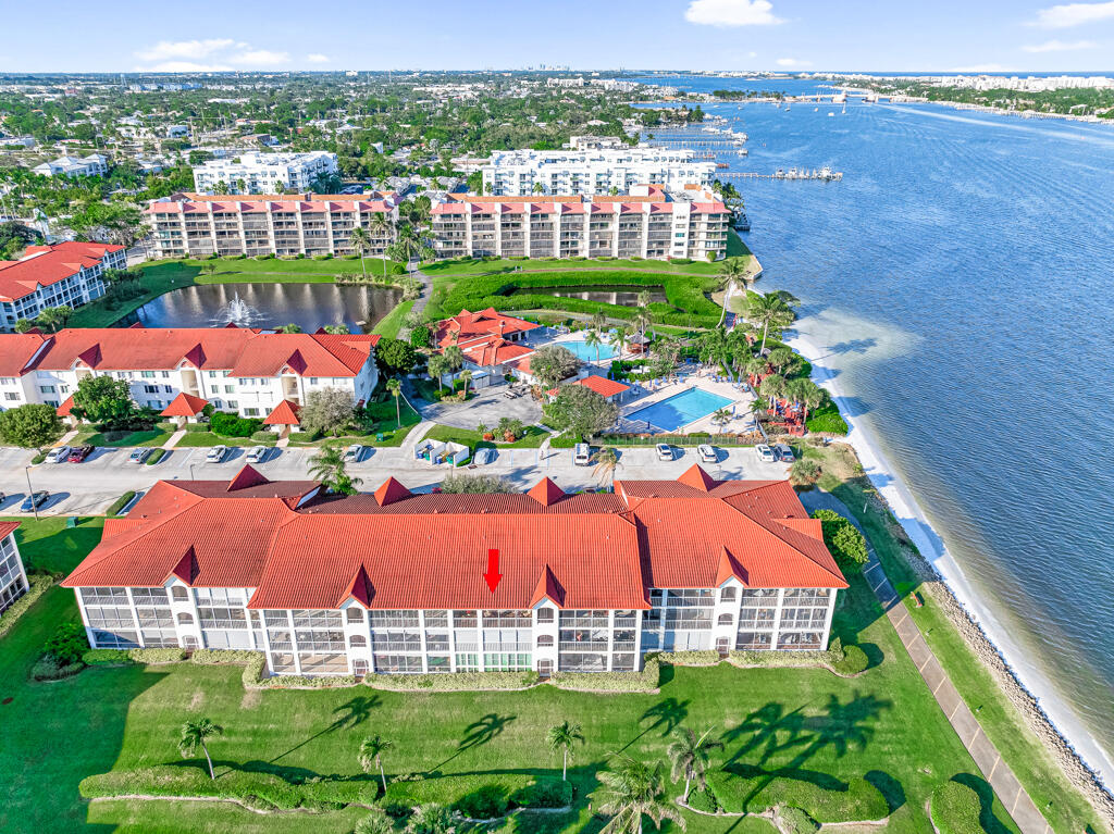 109 Half Moon Circle D3