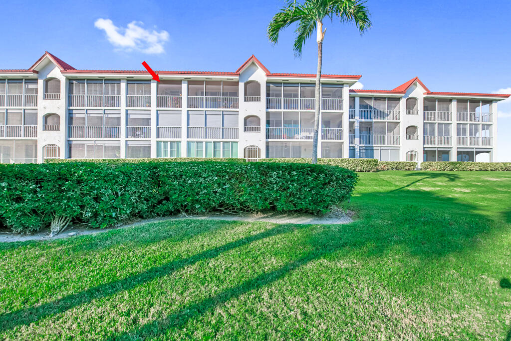 109 Half Moon Circle D3