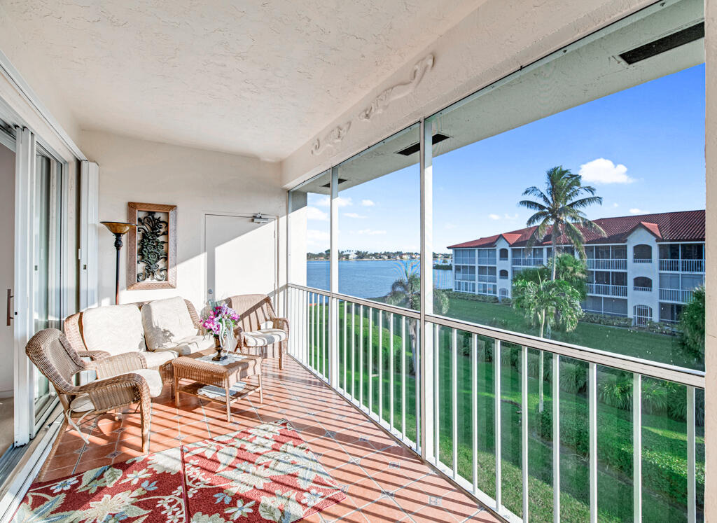 109 Half Moon Circle D3