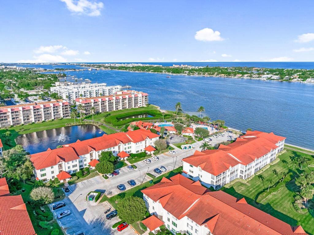 109 Half Moon Circle D3