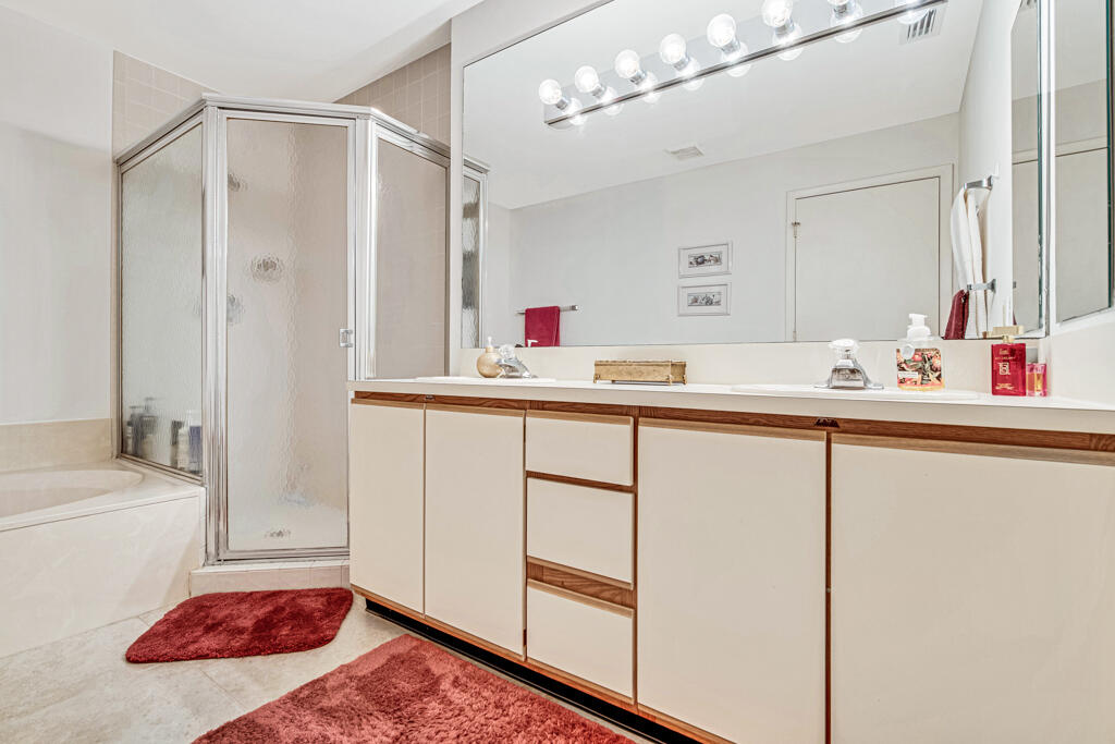 109 Half Moon Circle D3