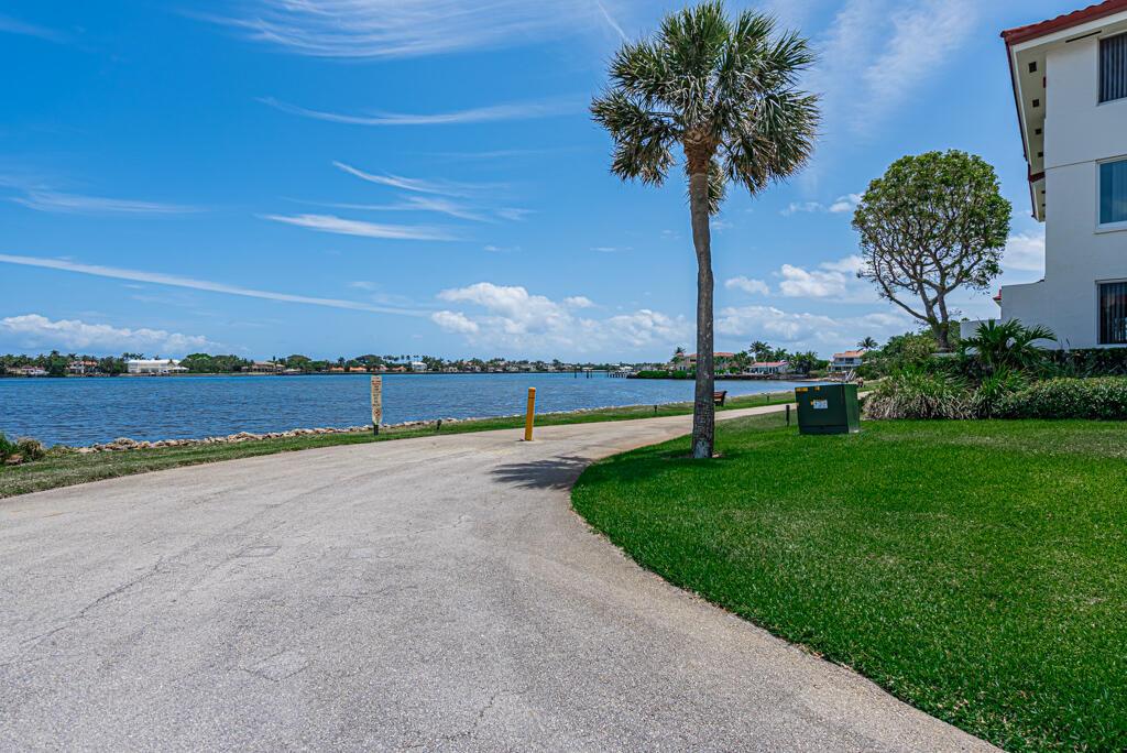 109 Half Moon Circle D3