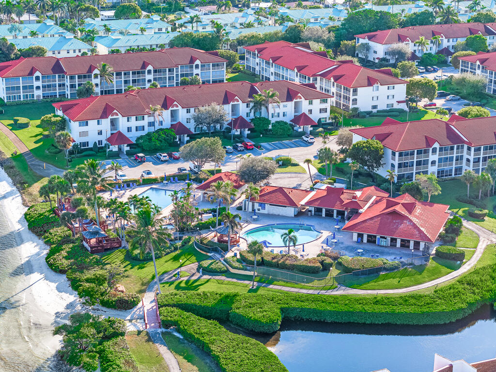 109 Half Moon Circle D3