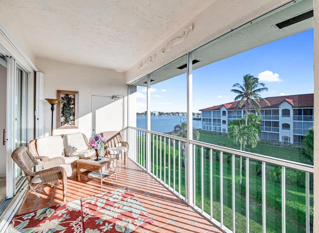 109 Half Moon Circle D3