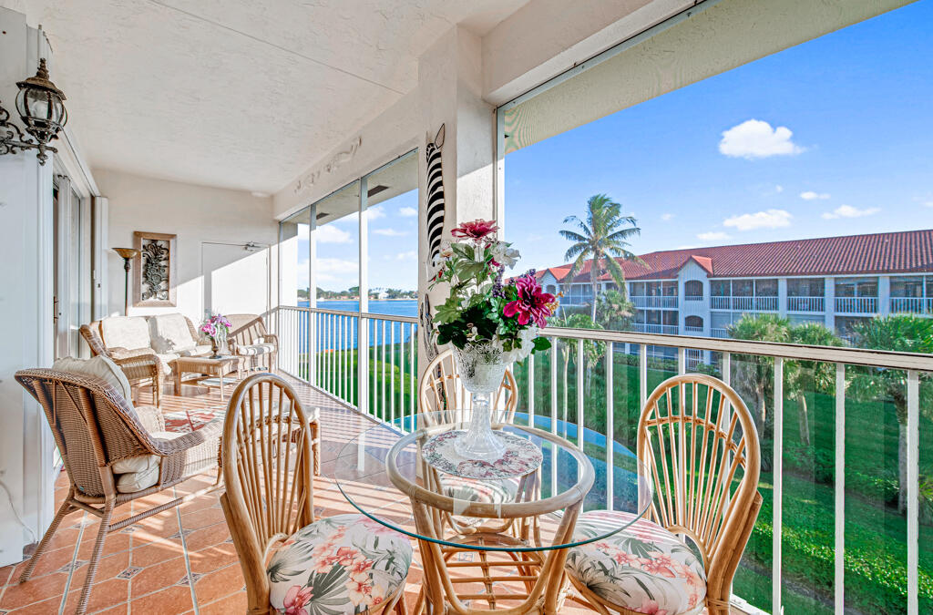 109 Half Moon Circle D3