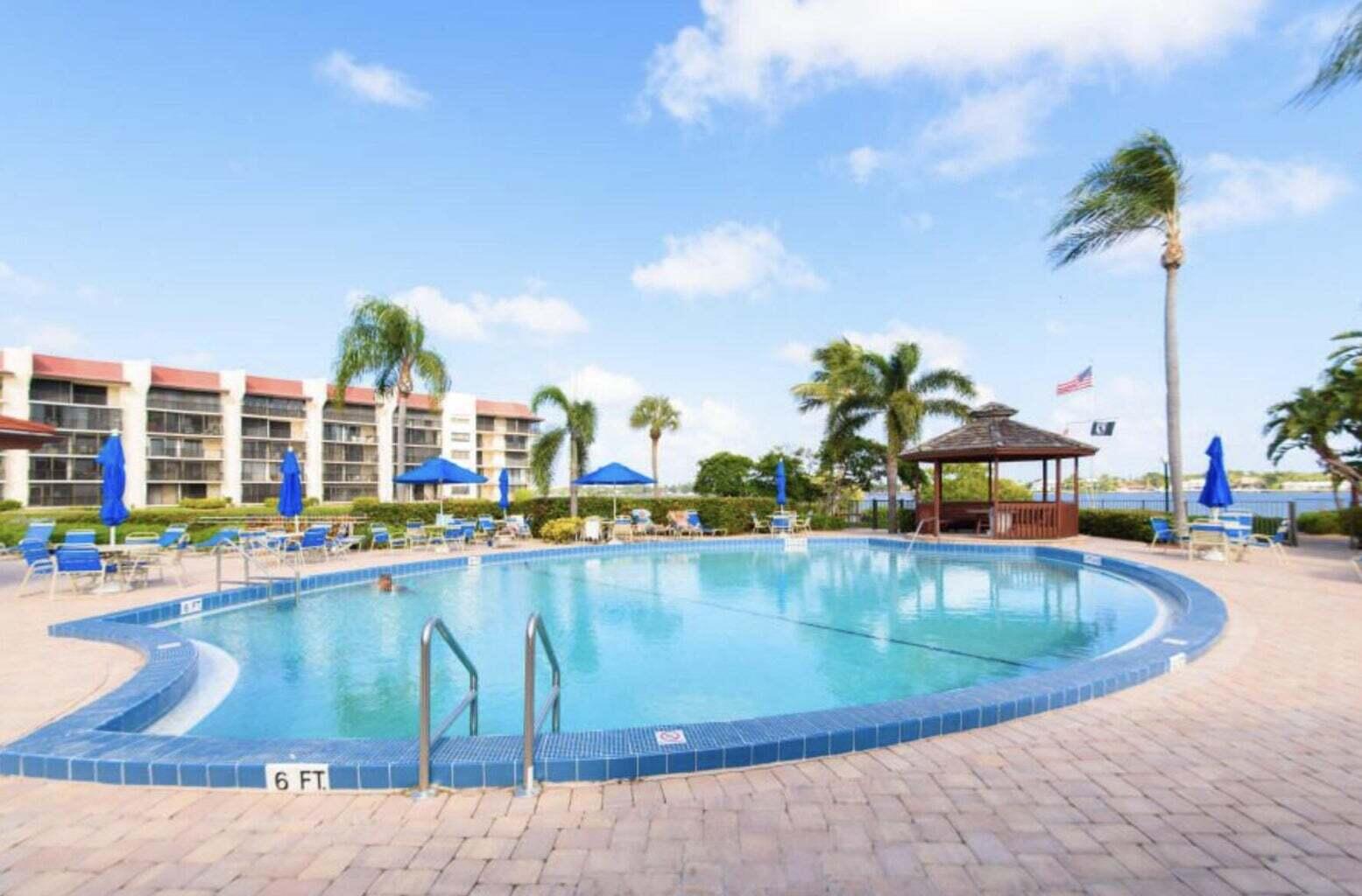 109 Half Moon Circle D3