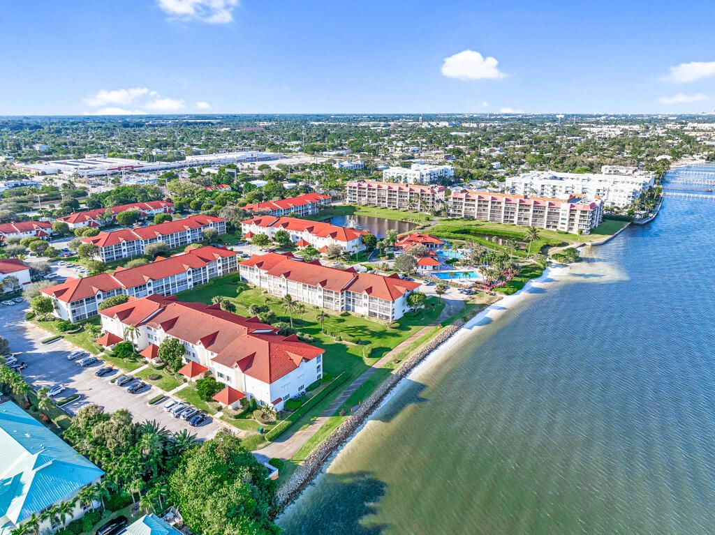 109 Half Moon Circle D3