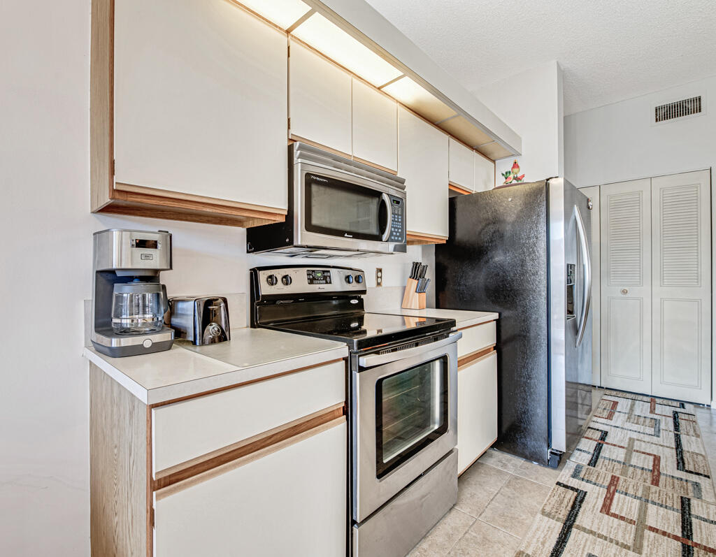 109 Half Moon Circle D3