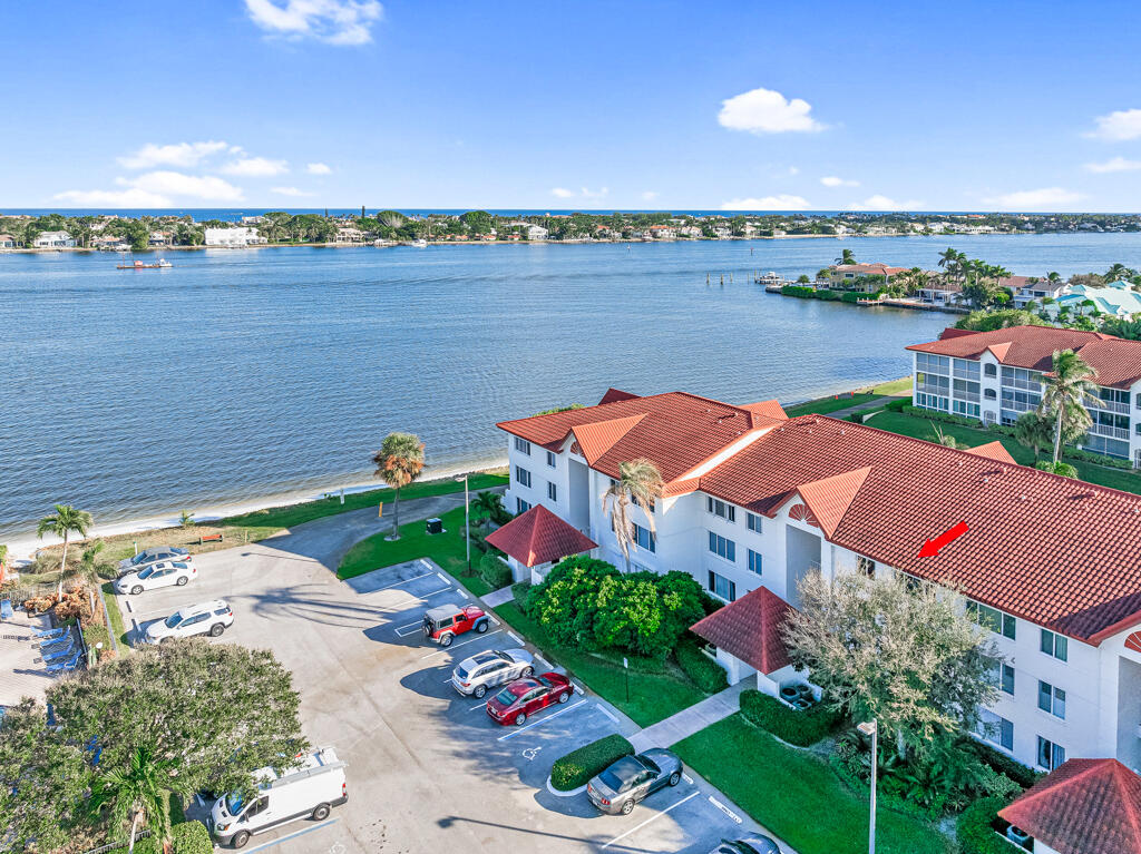 109 Half Moon Circle D3