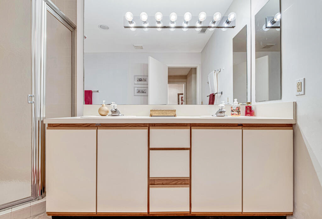 109 Half Moon Circle D3