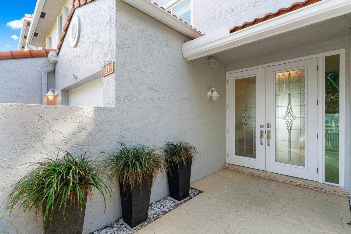 31 S Lakeshore Drive