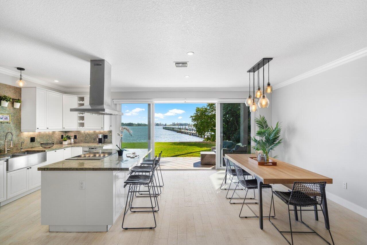 31 S Lakeshore Drive