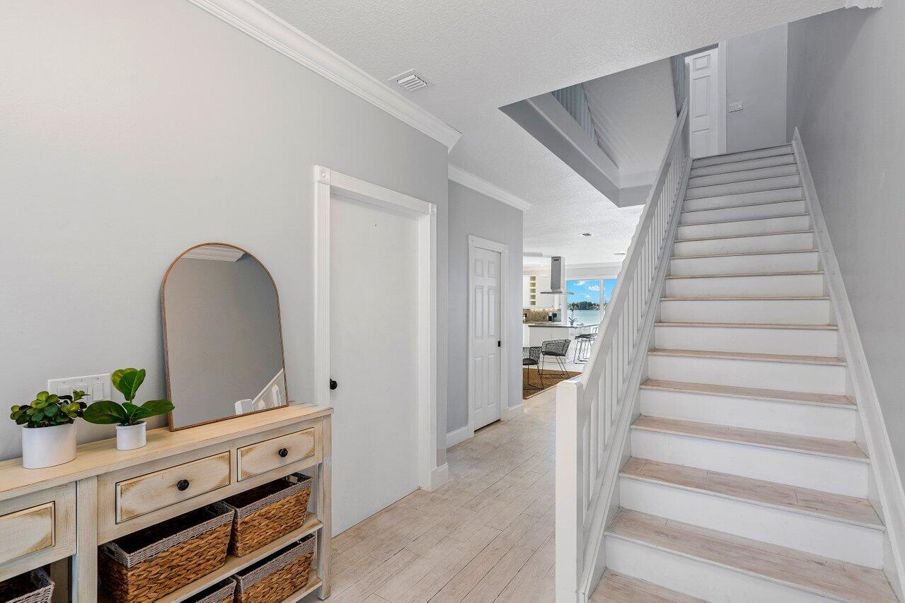 31 S Lakeshore Drive