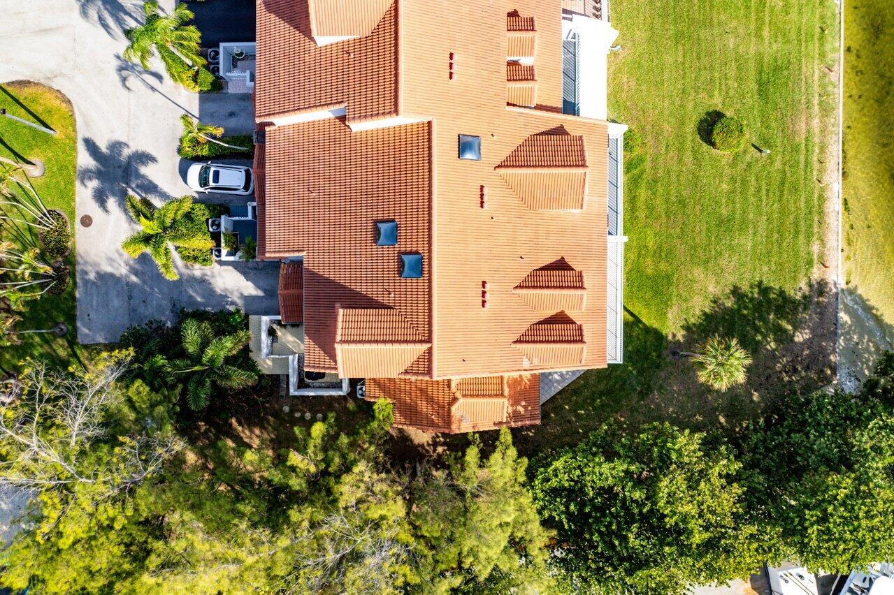 31 S Lakeshore Drive