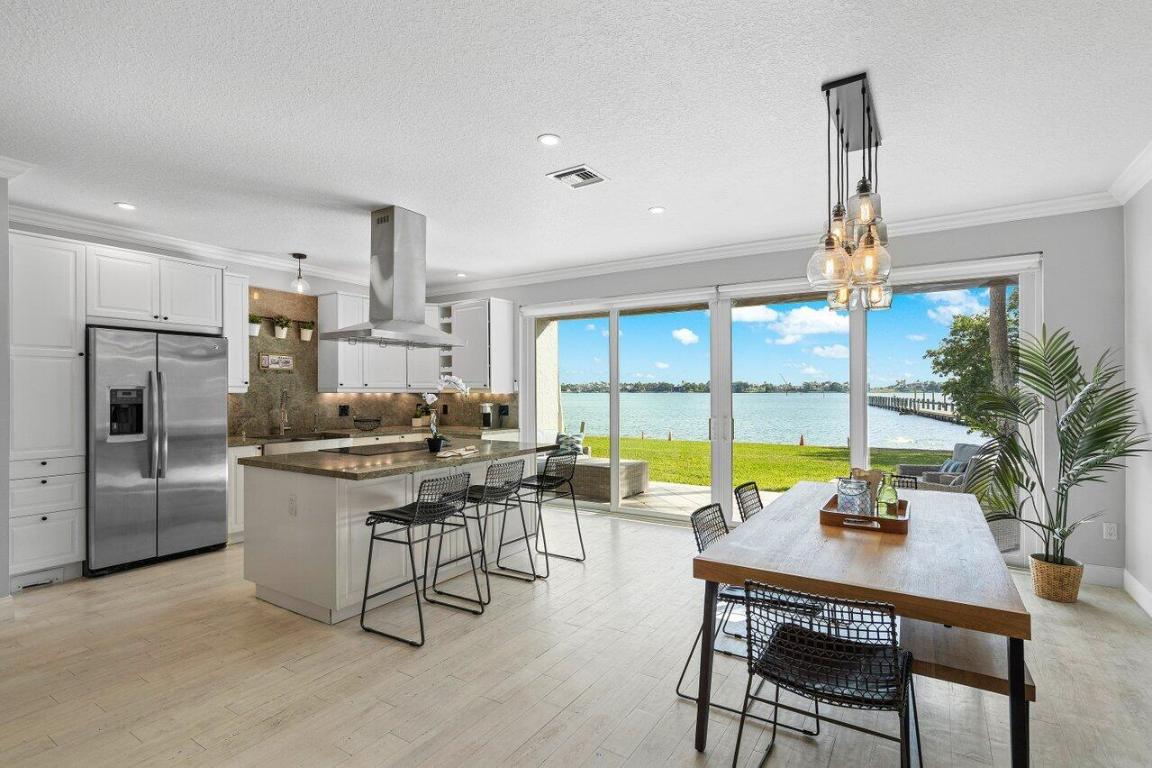 31 S Lakeshore Drive