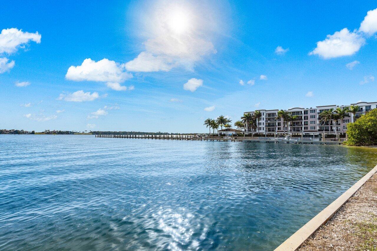 31 S Lakeshore Drive