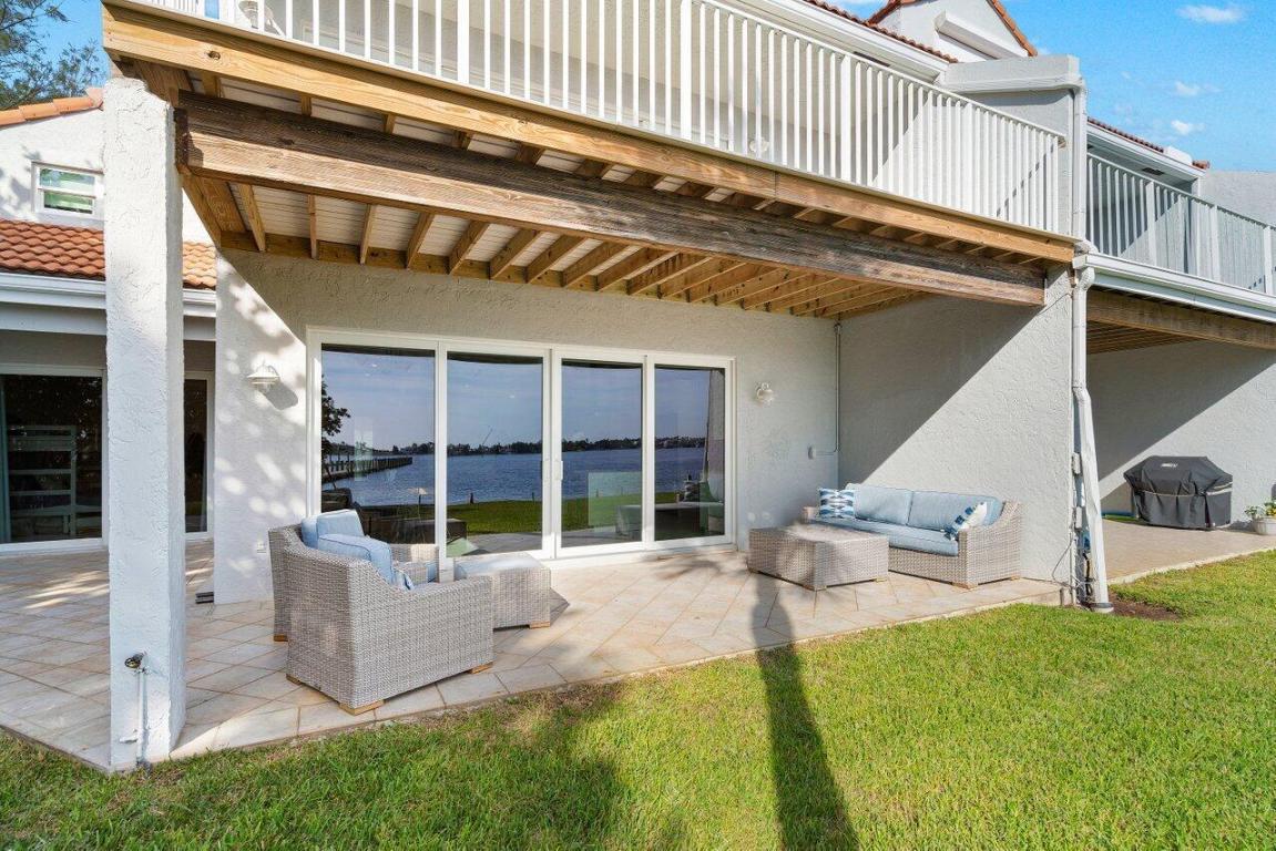 31 S Lakeshore Drive