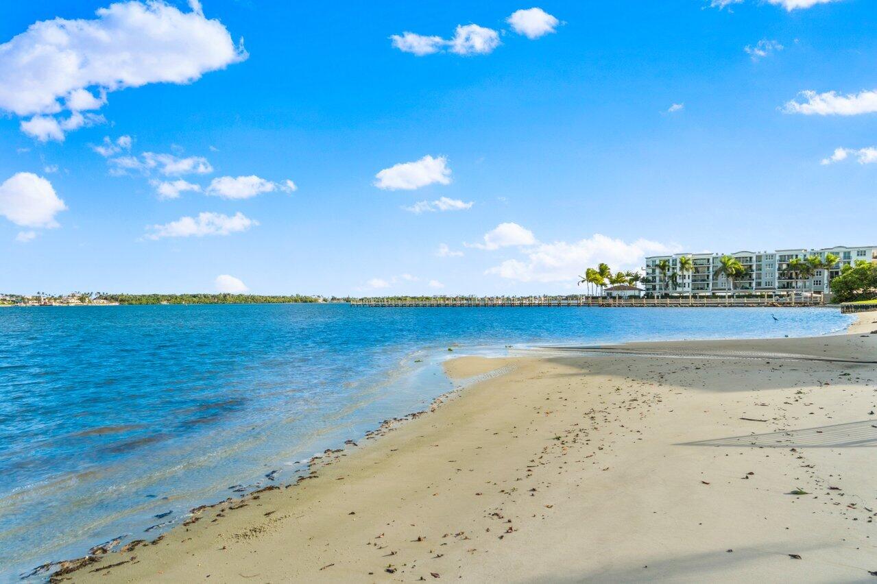 31 S Lakeshore Drive