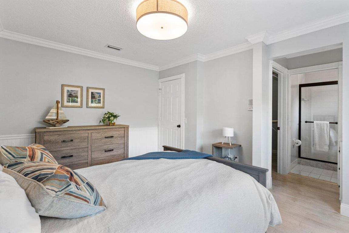 31 S Lakeshore Drive