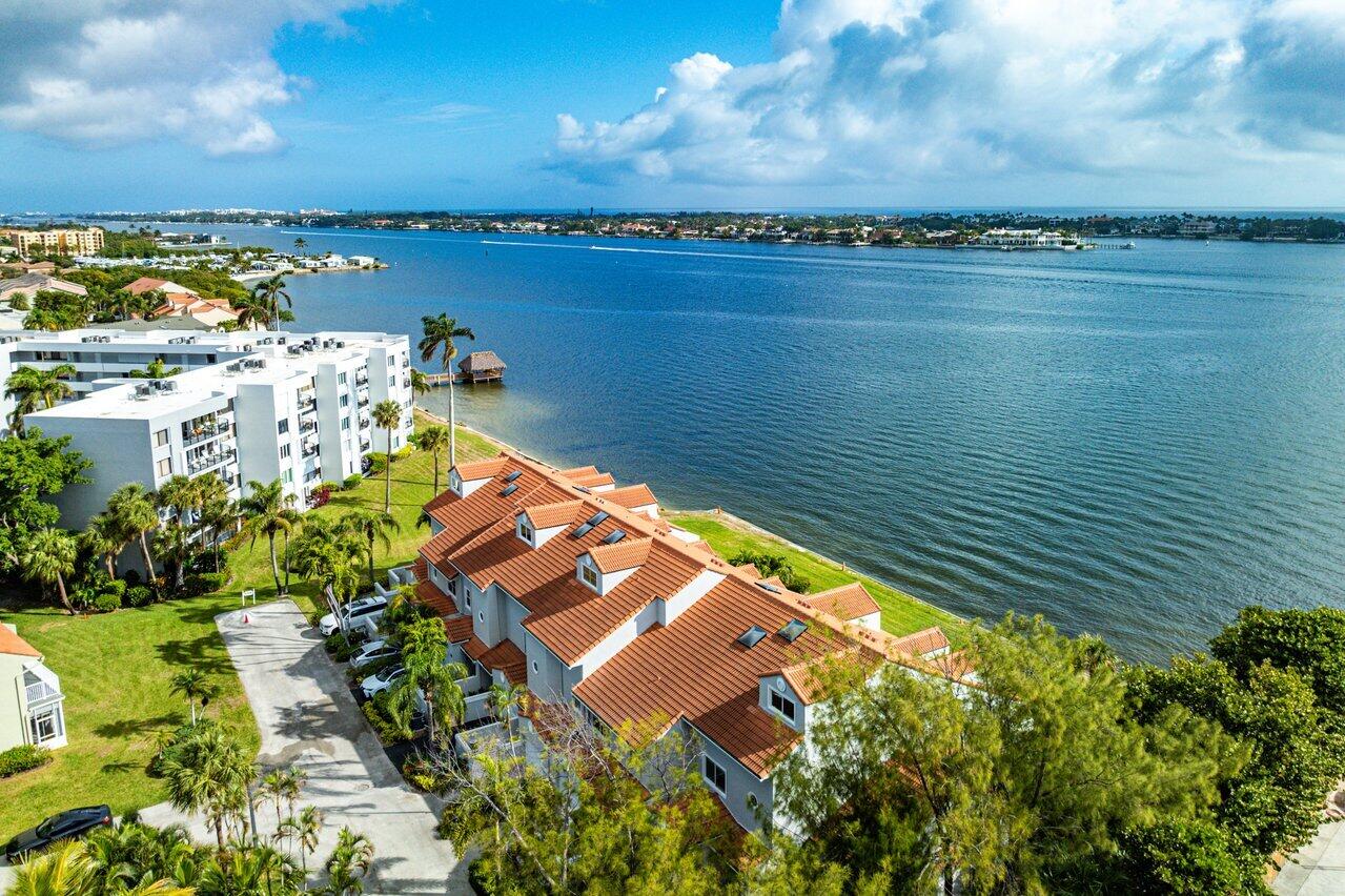 31 S Lakeshore Drive