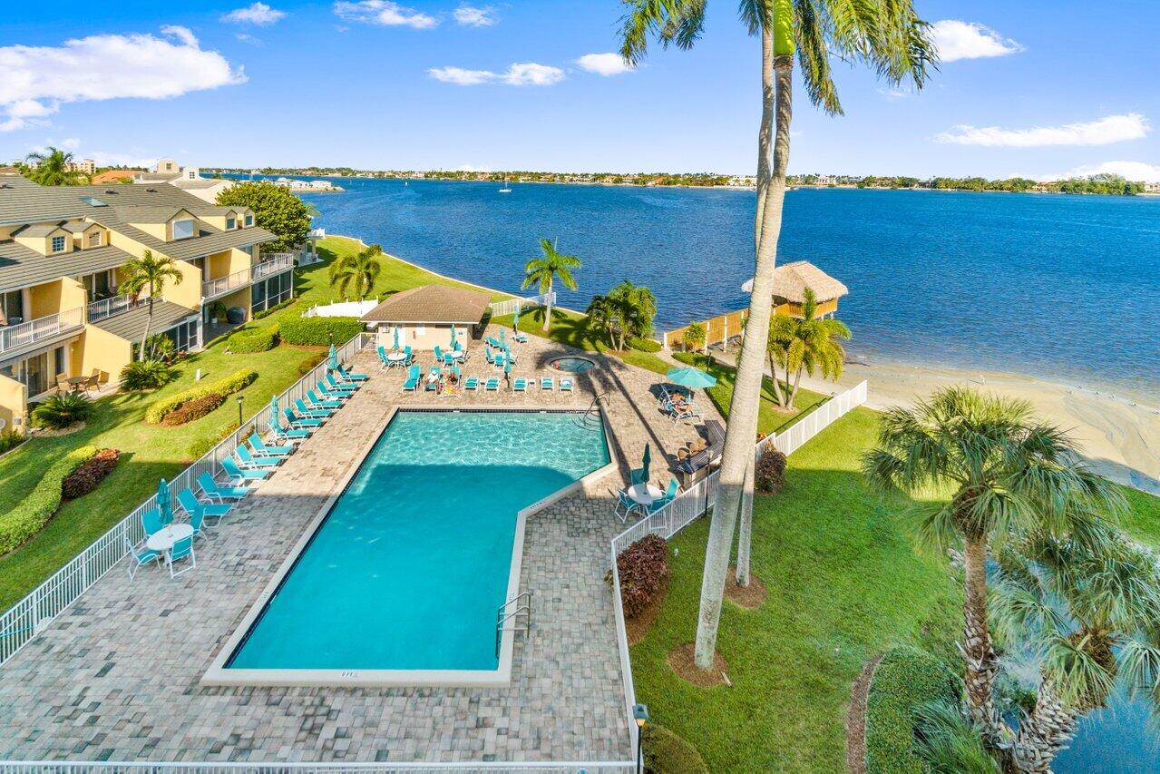 31 S Lakeshore Drive