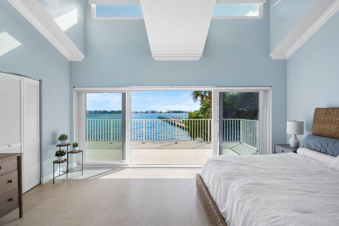 31 S Lakeshore Drive