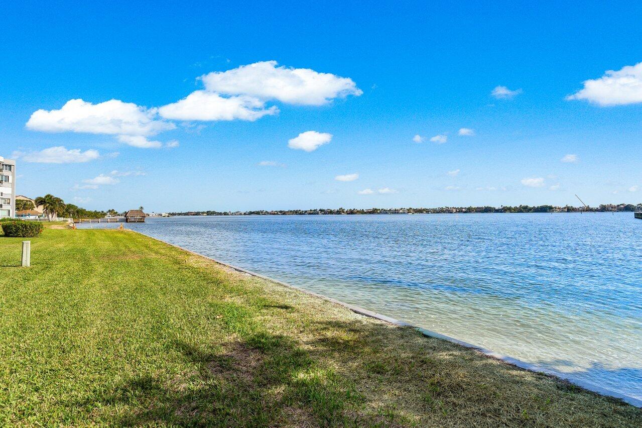 31 S Lakeshore Drive