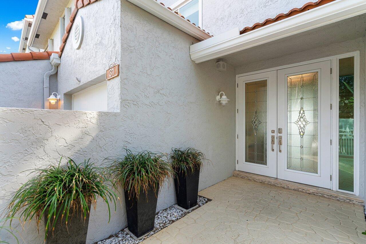 31 S Lakeshore Drive